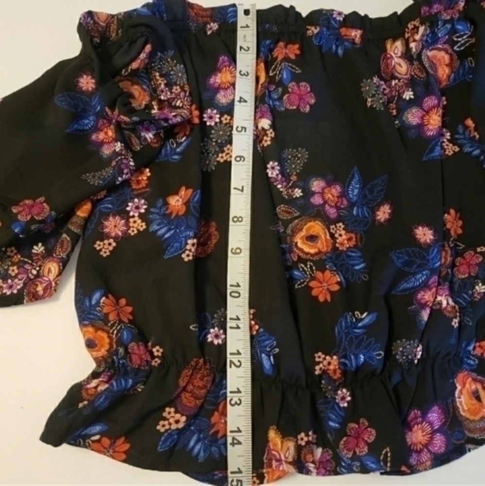 Lily White Floral Ruffle Puff Sleeves Croptop Blouse‎ Top Small NWT - Picture 10 of 10